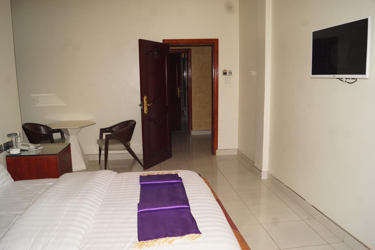 Hotel Ok Kampala Bagian luar foto